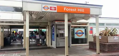 Railway station in Forest Hill